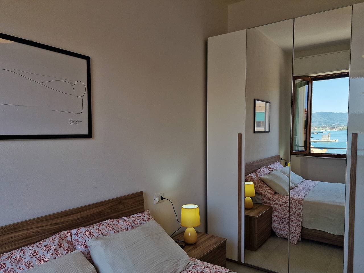 Foto 11 von 42: Apartment 'Porta A Mare Home' mit Klimaanlage im historischen Zentrum von Portoferraio