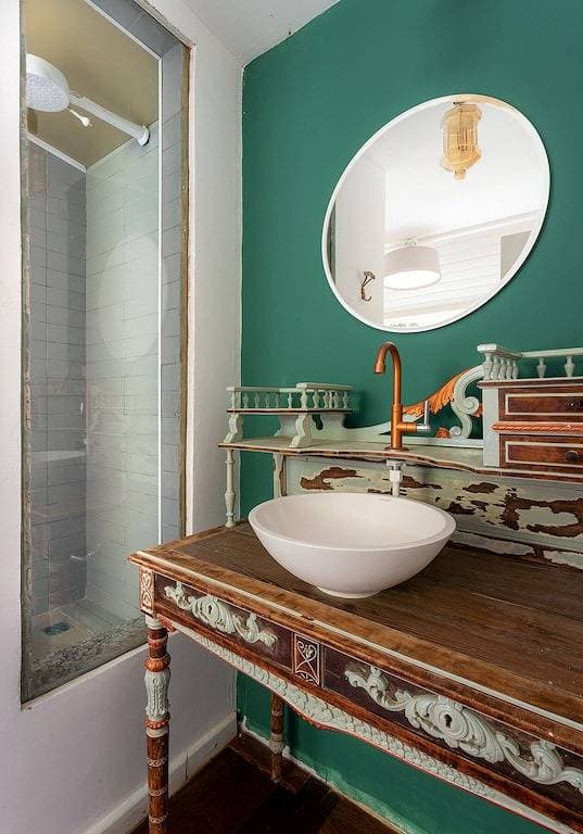 Boutique chalet amidst the Atlantic rainforest. 1