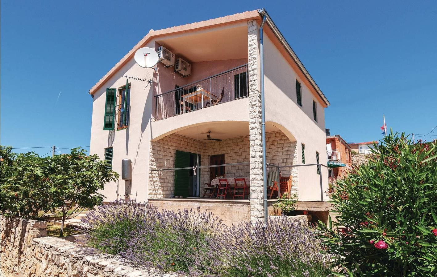 Foto 2 von 21: Gemütliche Ferienwohnung am Meer mit Terrasse, WLAN und Parkplatz