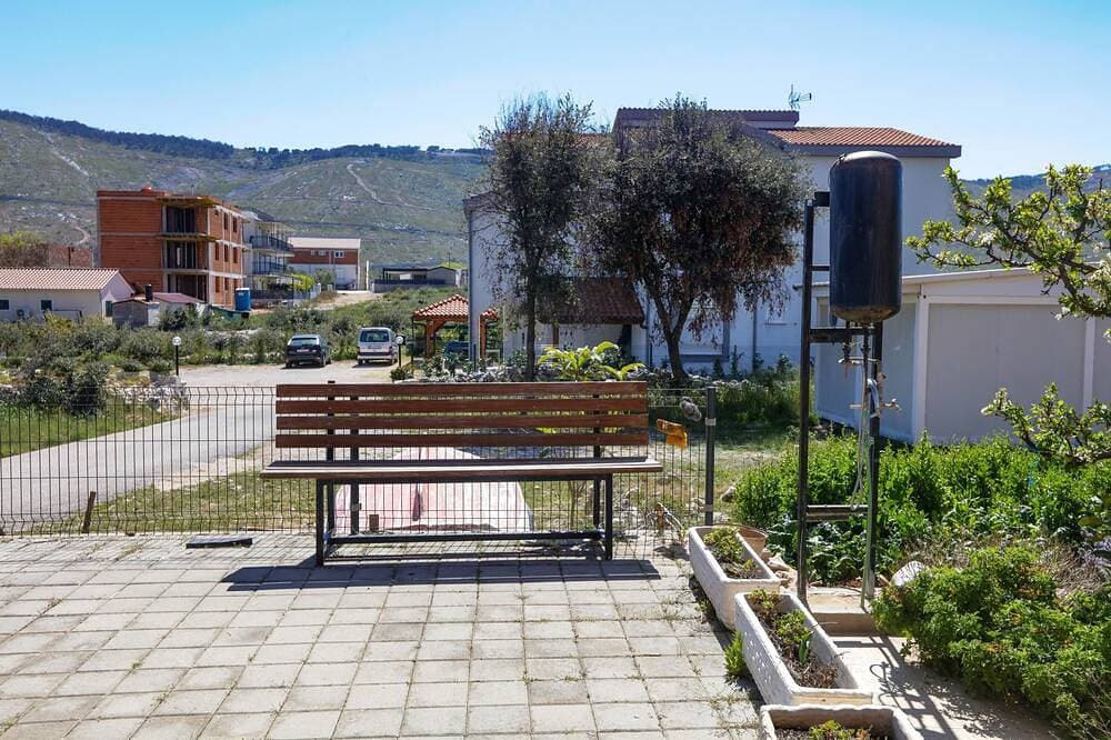 Foto 7 von 16: 1-Zimmer-Ferienwohnung mit Balkon Grebastica, Sibenik
