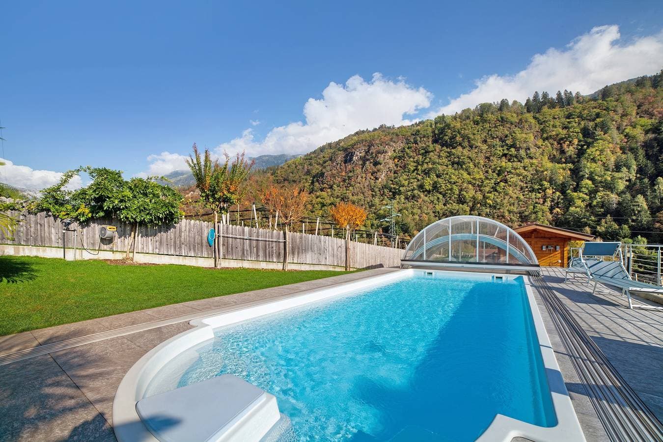 Foto 4 von 47: Chalet Jasmin - großzügiges Chalet mit Garten und Olivenbaum - perfekt für entspannte Tage im Grünen