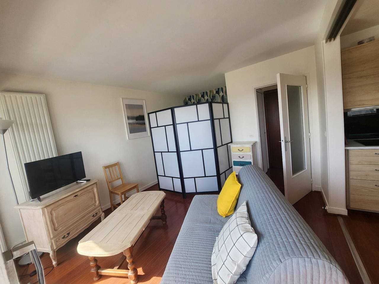 Großes 40m² Studio mit Meer- und Hafenblick, privater Parkplatz 1