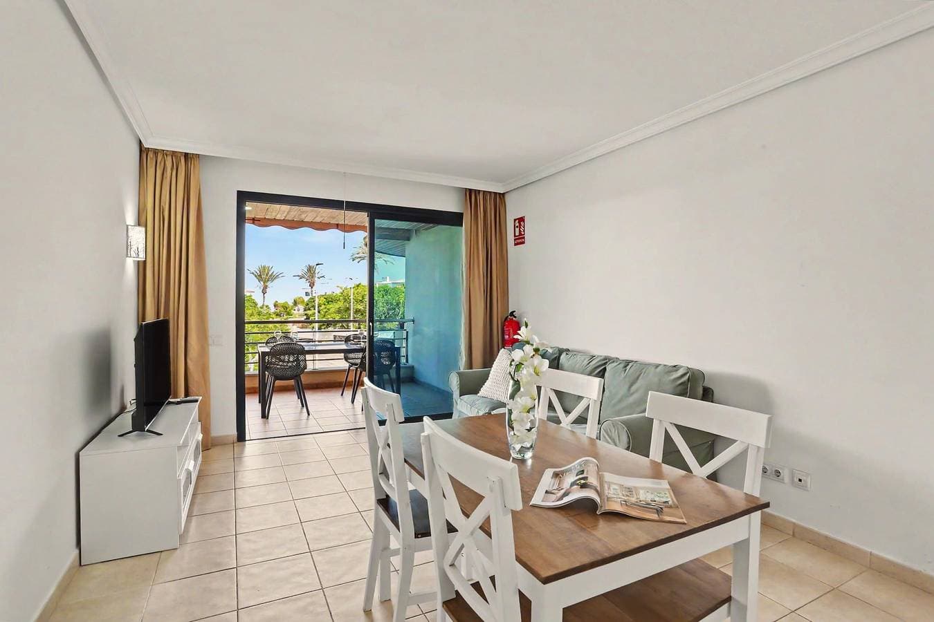 Foto 4 von 32: Ferienwohnung 'Balcón De Los Gigantes' mit Meerblick, WLAN und Klimaanlage