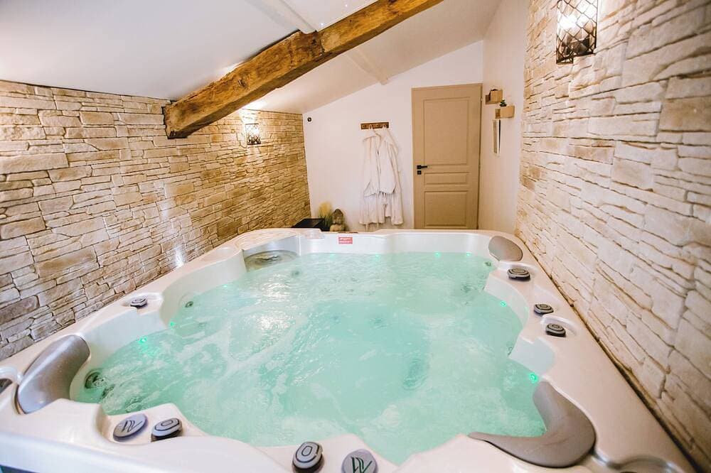Gîte Ô Tilleul Enchanté Cocooning Avec Spa/jaccuzzi en Intérieur 1