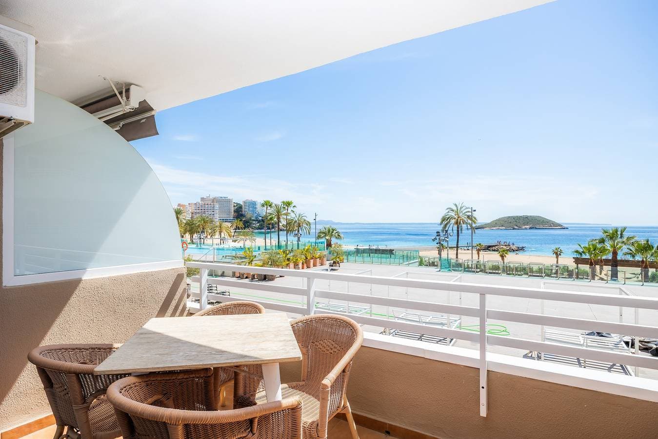 Foto 2 von 32: Sol Wave House mit Meerblick, WLAN und Klimaanlage
