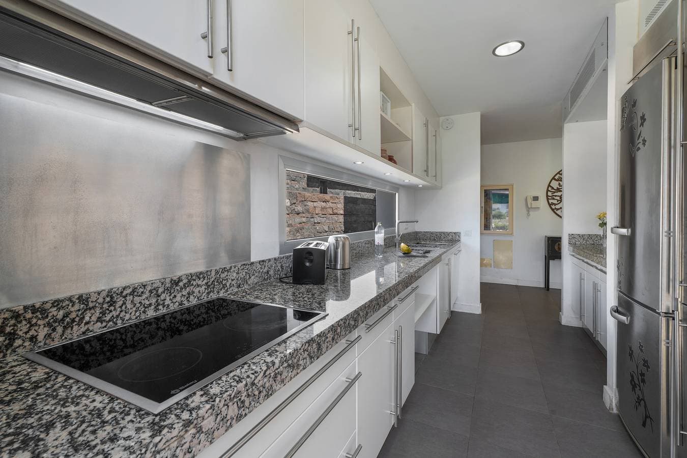 Foto 9 von 34: Ferienvilla 'Playa Del Duque' mit privater Terrasse, WLAN und Klimaanlage