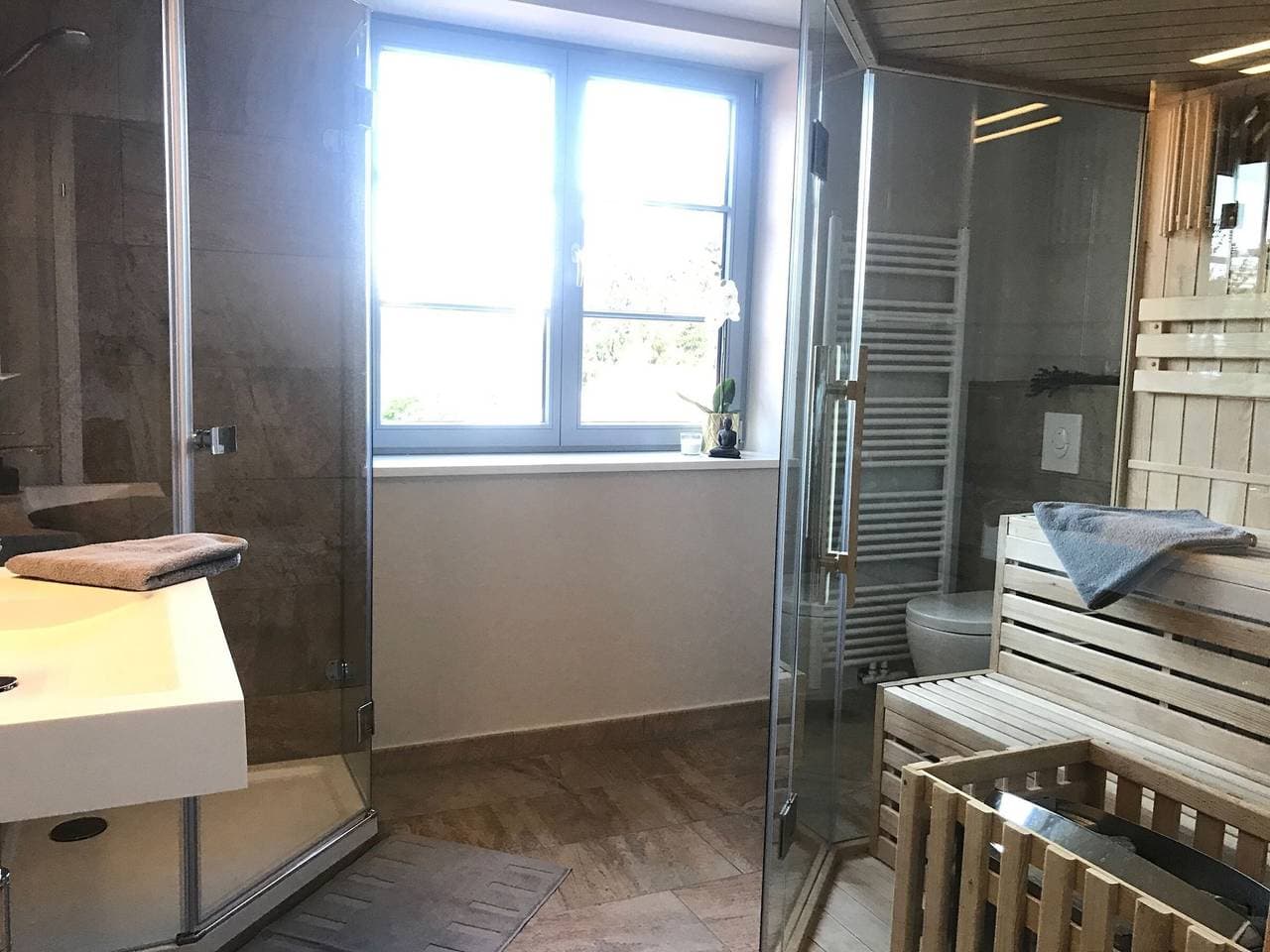 Foto 4 von 27: Ferienwohnung 'Mit Sauna' mit Privatterrasse und Wi-Fi