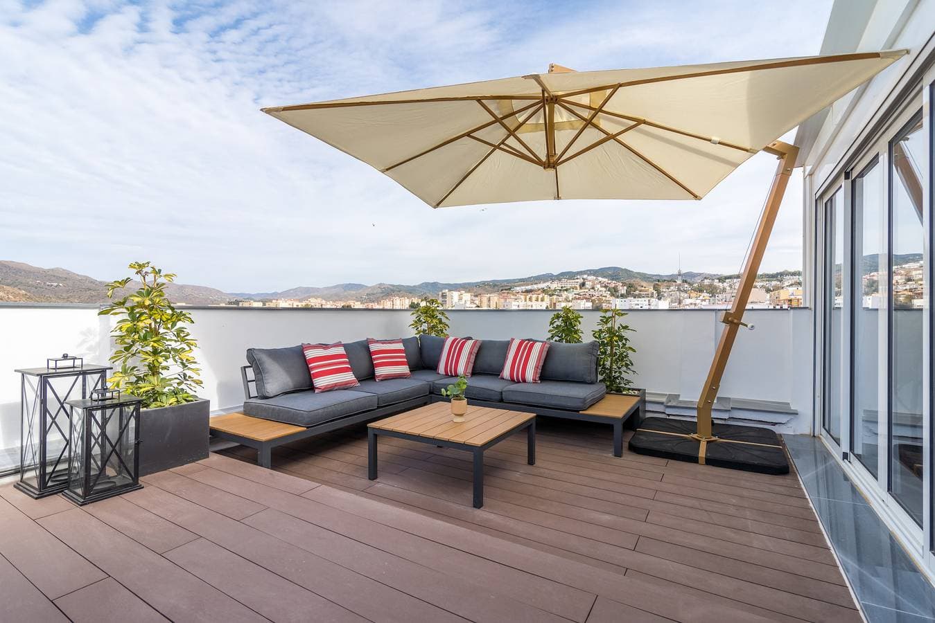 S H Penthouse Capuchinos 1