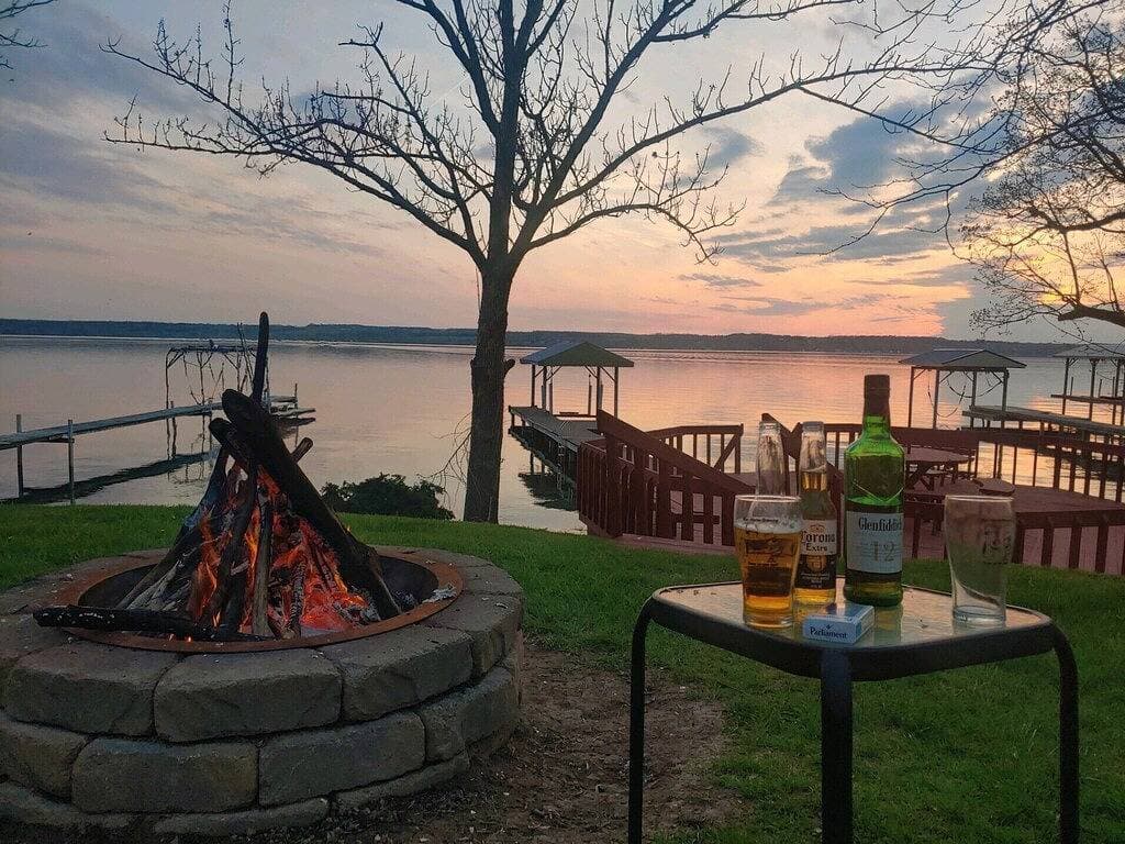 Geräumige Seneca Lake Waterfront Getaway 1