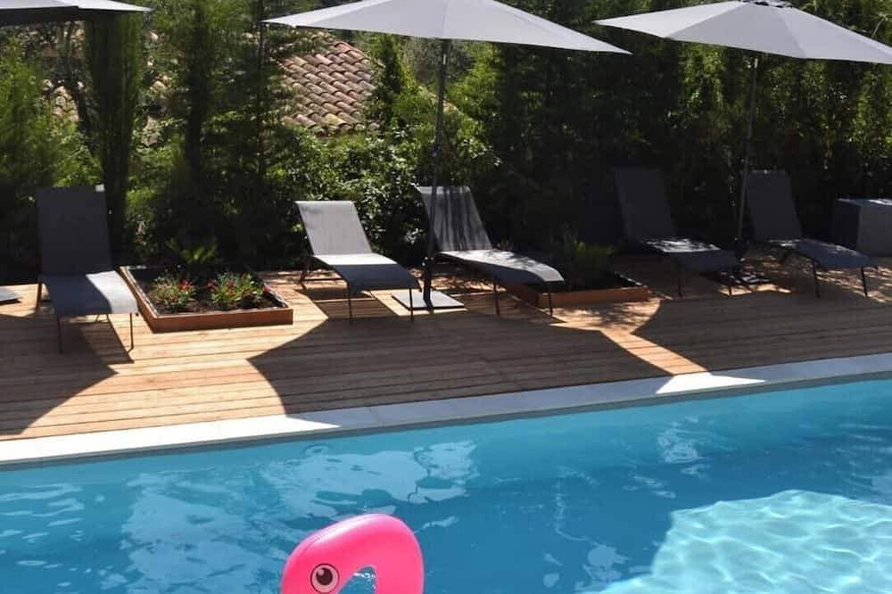 Beach, hiking or pool? Everything is possible here 1
