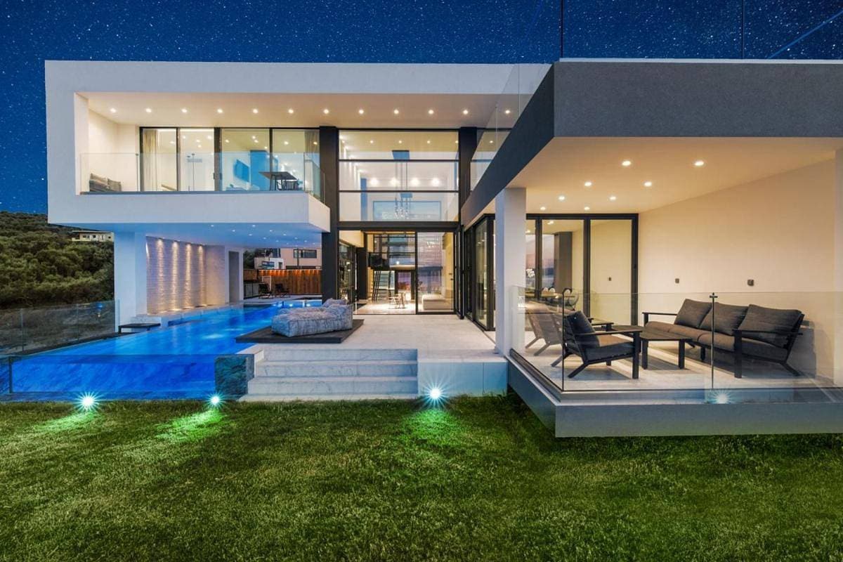 Paradise Hill Luxury Villa 1