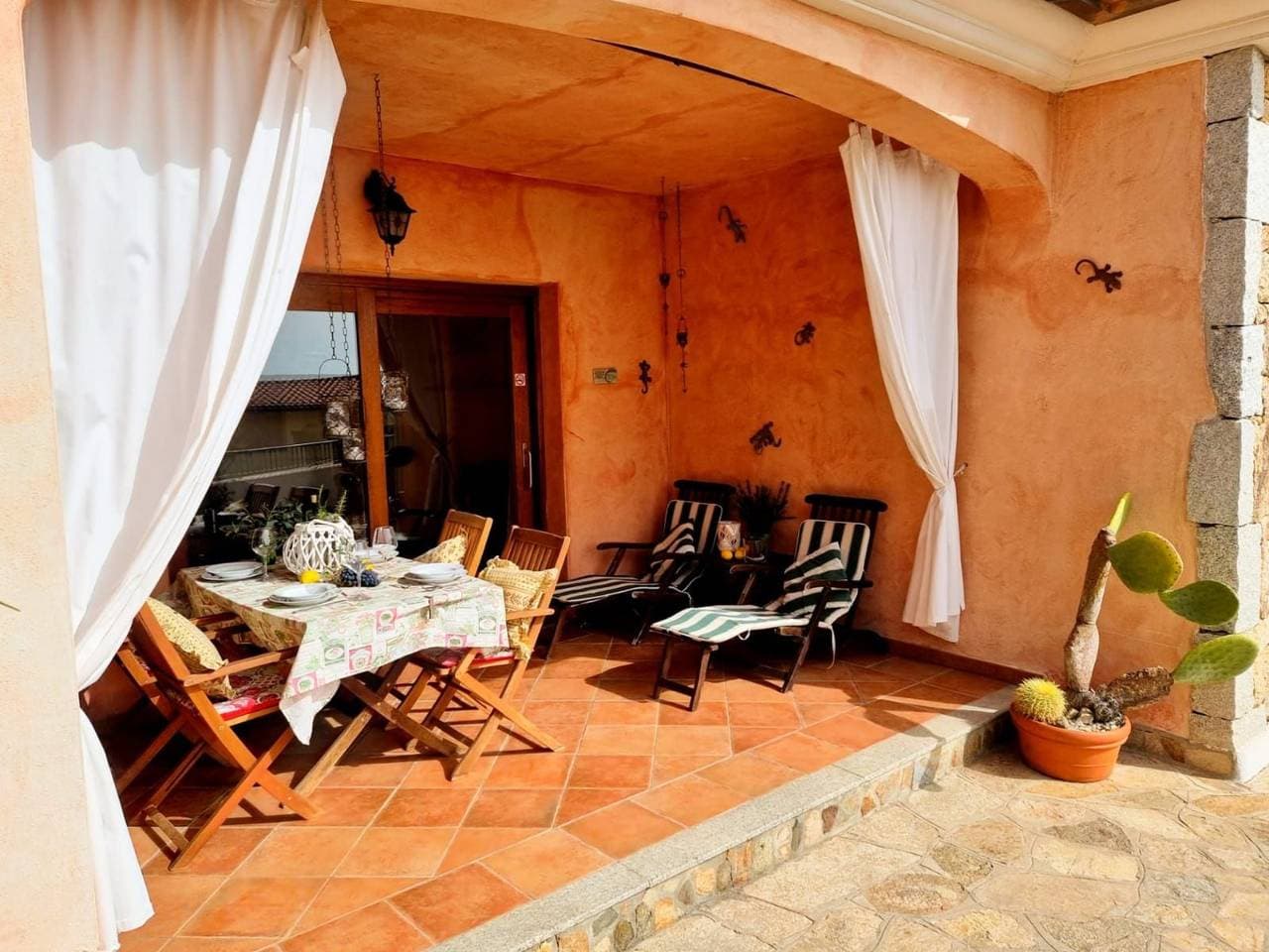Foto 5 von 55: Mit Kamin, Terrasse und Meerblick