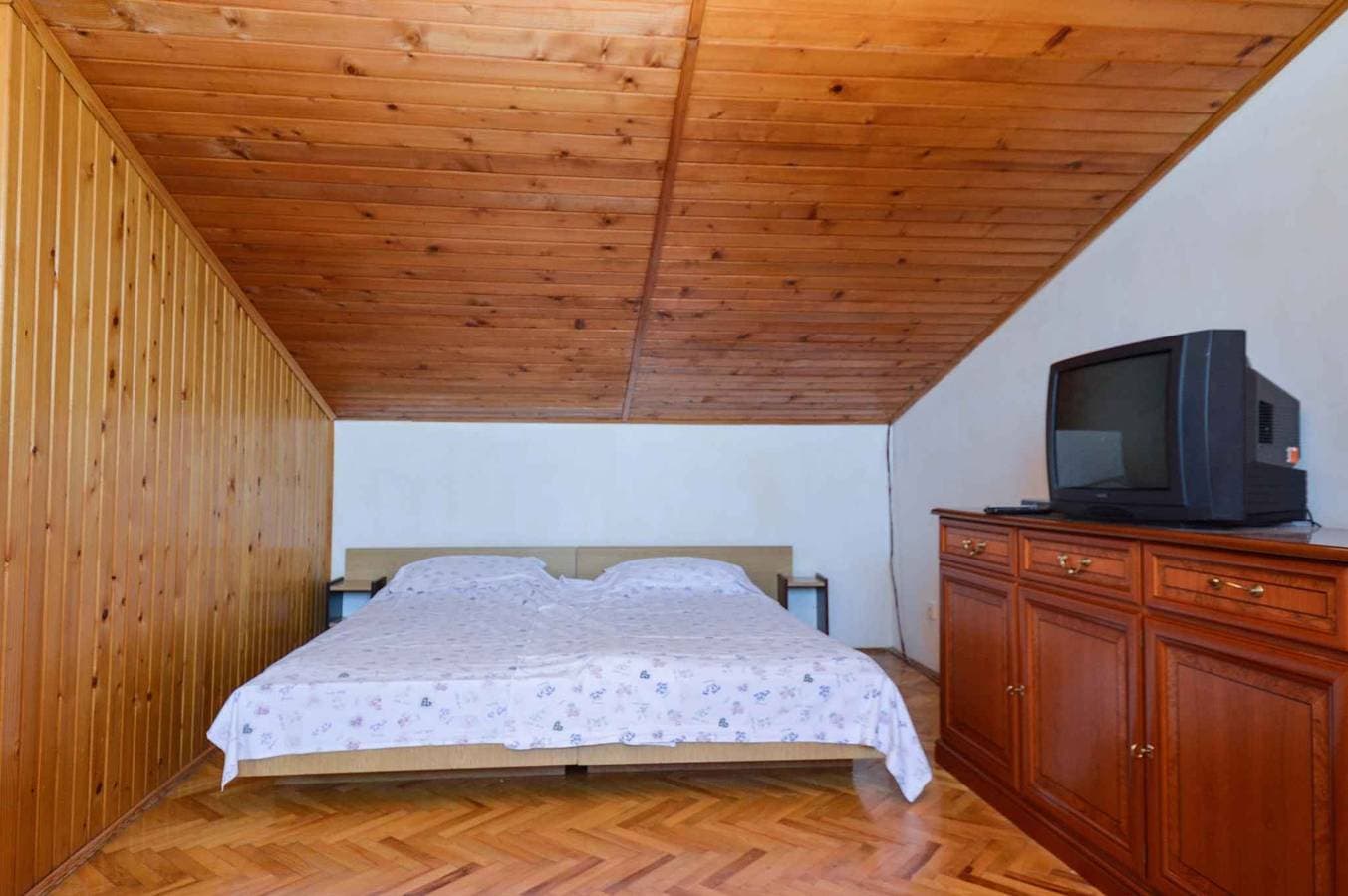 Foto 11 von 24: Ferienwohnung mit Klimaanlage und Balkon