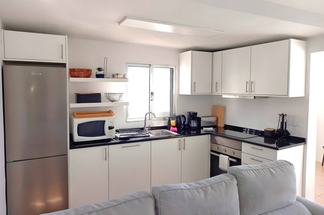 Foto 12 von 35: Ferienhaus 'The Yellow House' mit Meerblick, Balkon und Wi-Fi