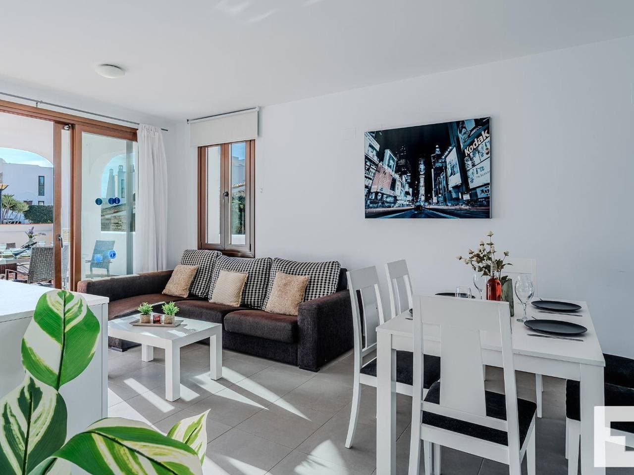 Foto 8 von 35: Moderne Villa mit Pool, Terrasse & WLAN, 200m vom Strand in Calpe, Costa Blanca