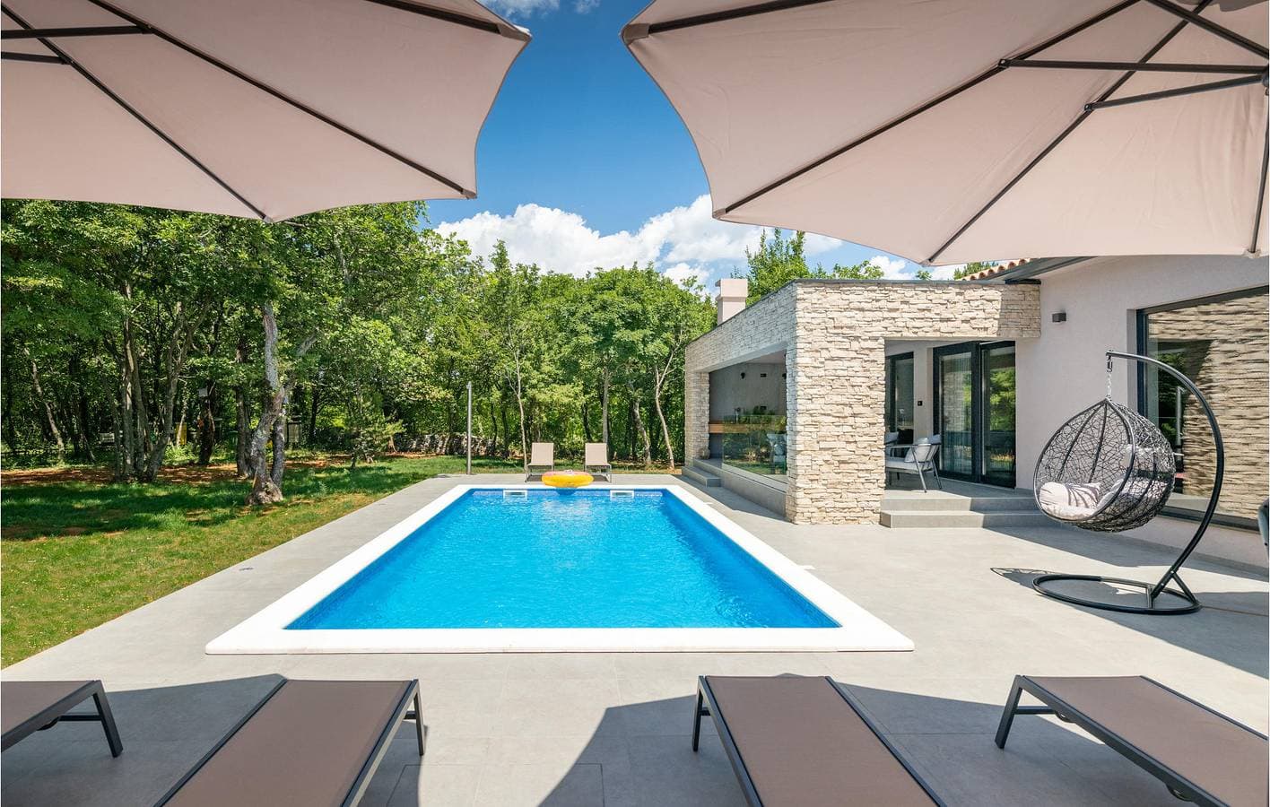 Foto 4 von 44: Geräumige 2-Zimmer-Wohnung mit Pool, WLAN und Parkplatz