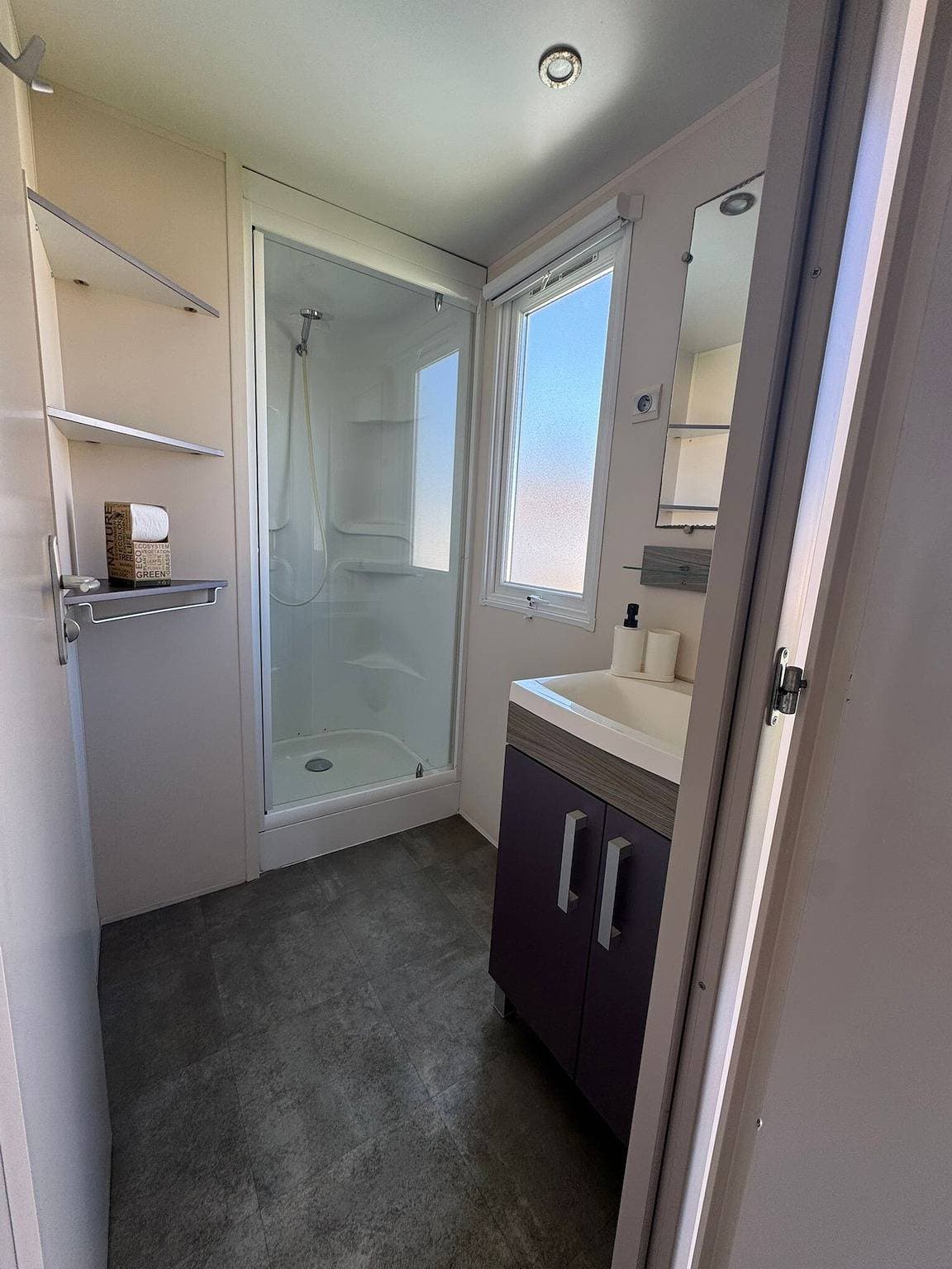 Foto 12 von 13: Ferienhaus 'Coral Bungalow' mit Gemeinschaftspool, WLAN und Klimaanlage