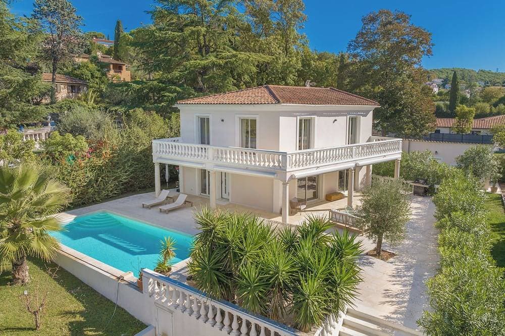 Villa 150m² with swimming pool, 100m² terrace and air conditioning - quiet location 1