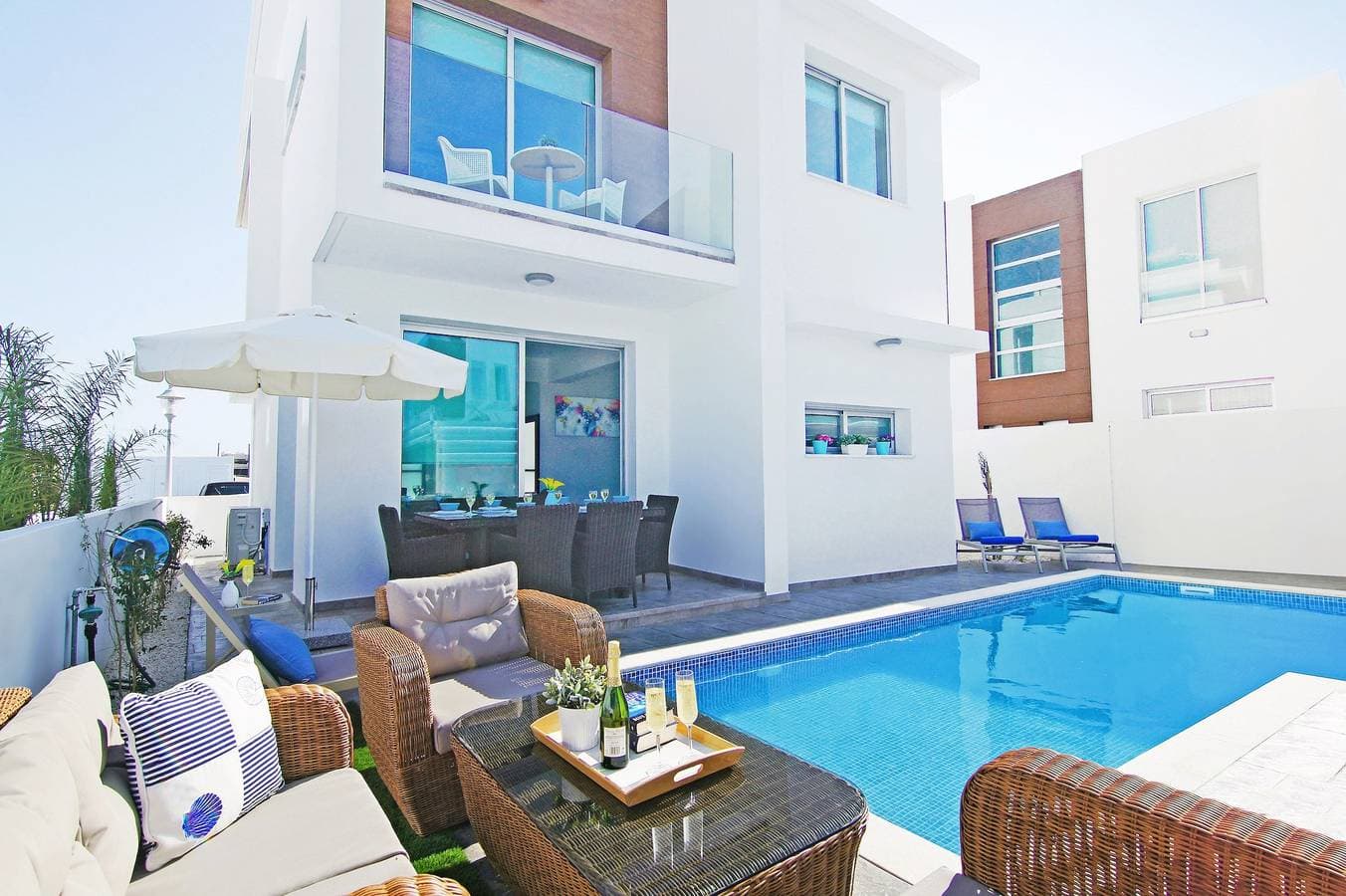 Villa 1