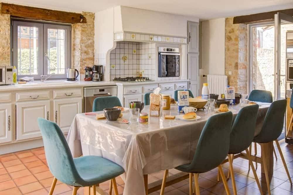 Foto 11 von 14: Villa mit Pool und Parkplatz - 12 Pers.