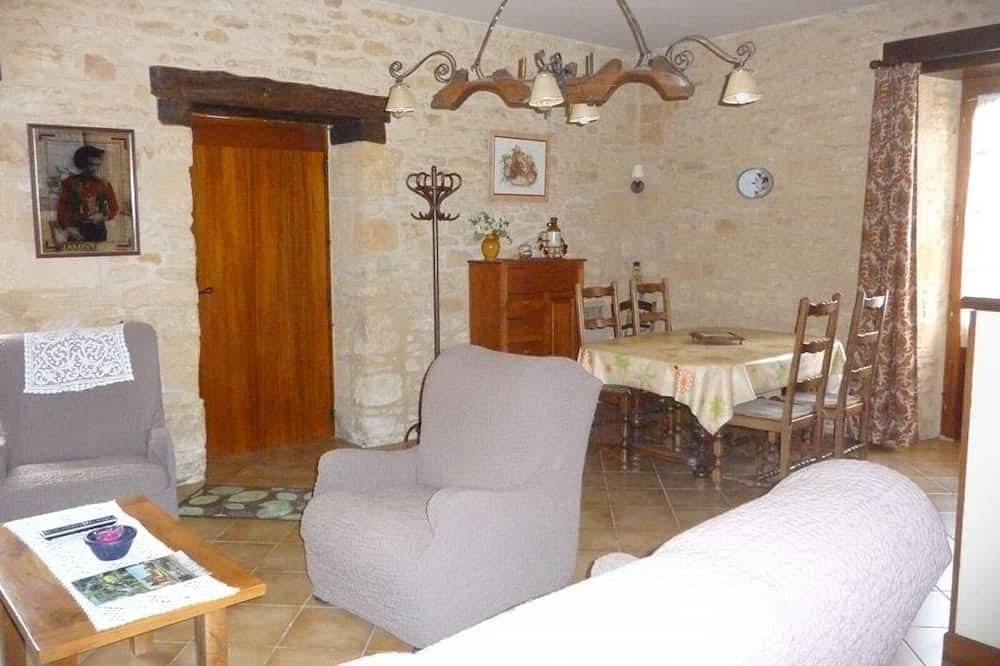 Foto 6 von 8: Familienhaus in Proissans mit Garten und Parkplatz