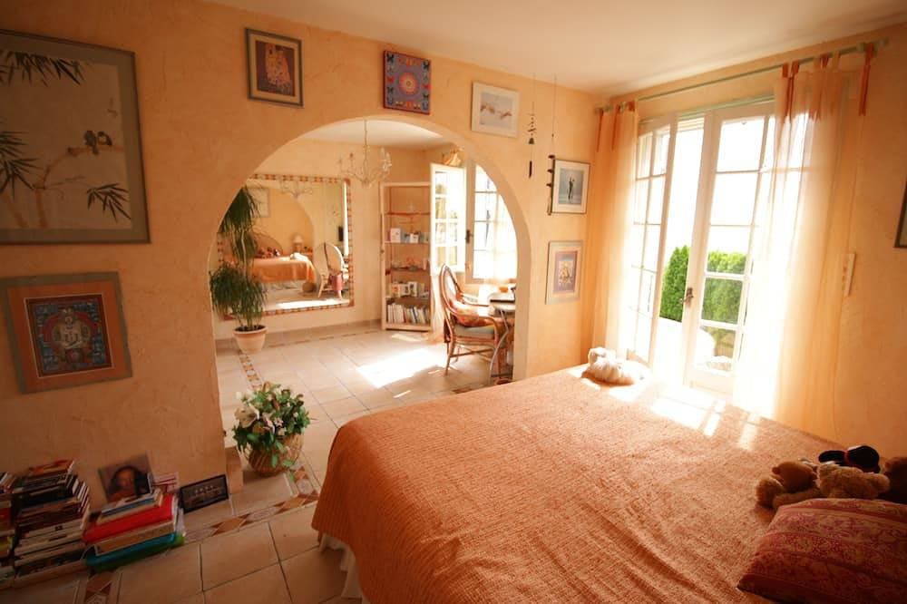Foto 2 von 30: Beautiful villa, private pool, panoramic views, peaceful, central to all.