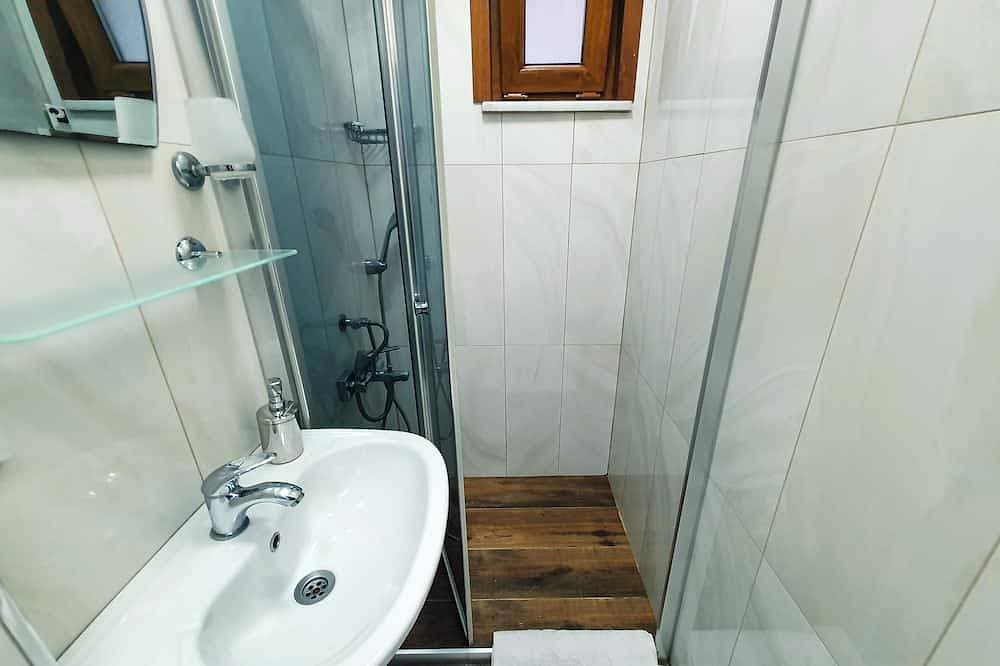 Foto 7 von 16: Explore Istanbul Cihangir Flat near Public Transit