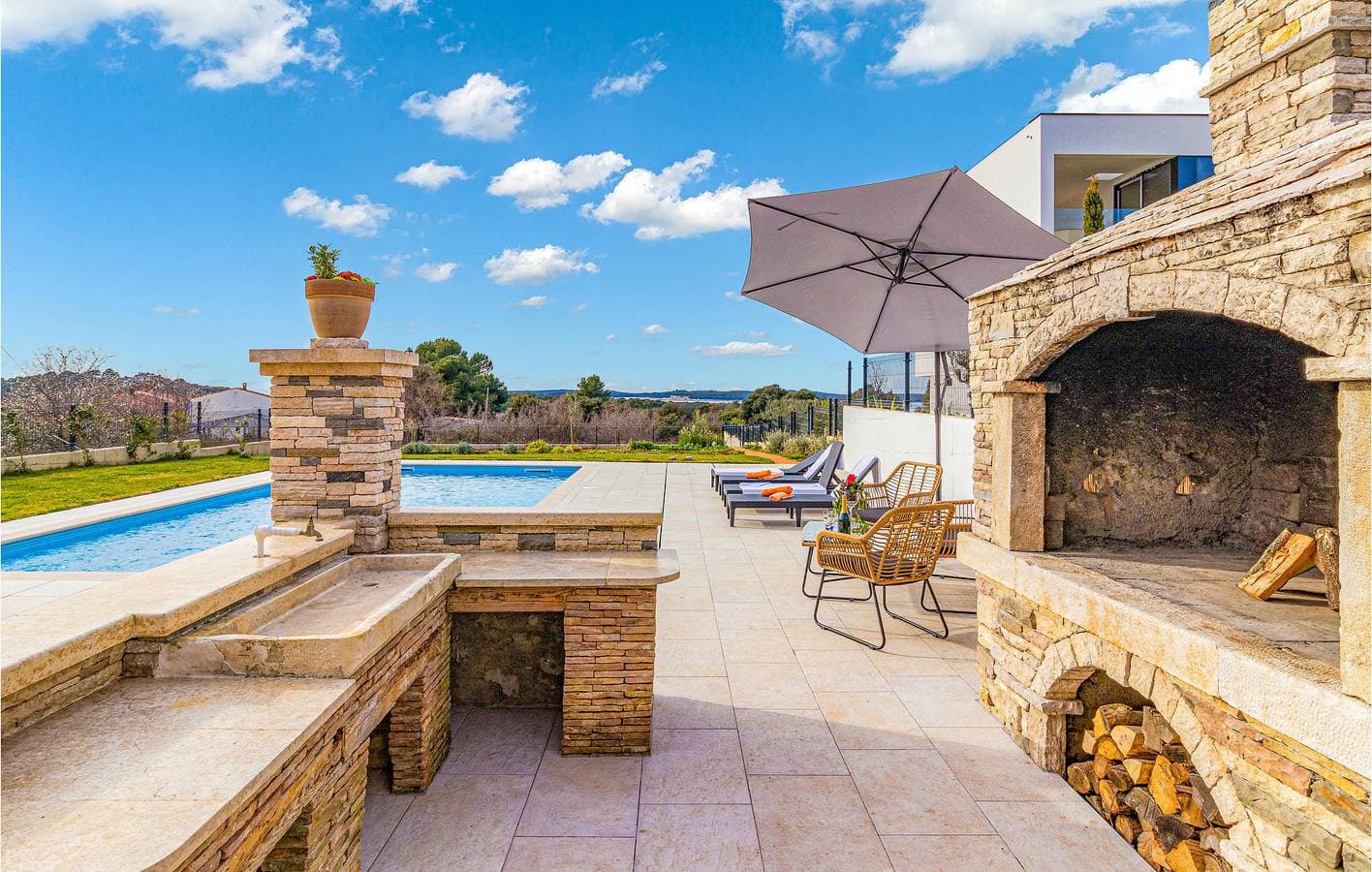 Foto 3 von 24: Urlaub am Meer: Gemütliche Ferienwohnung mit Pool, Terrasse und WLAN