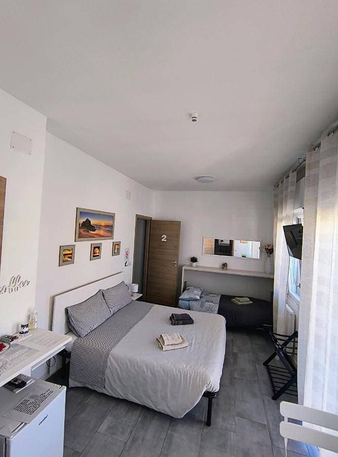 Foto 4 von 60: Double Room with Private Bathroom