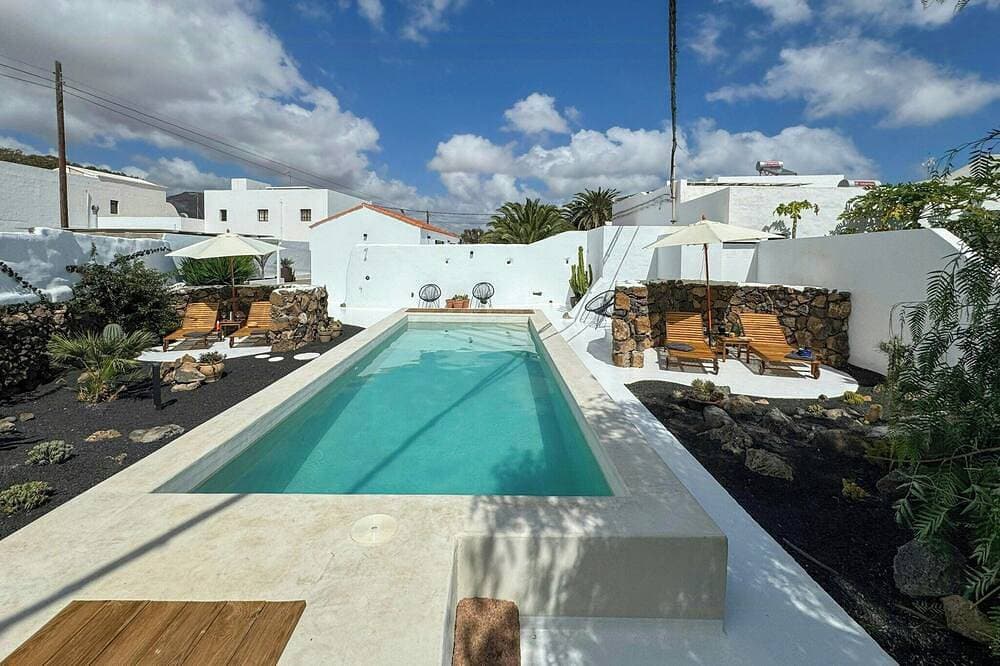 Eine Oase des Designs und der Ruhe mit Pool auf Lanzarote 1