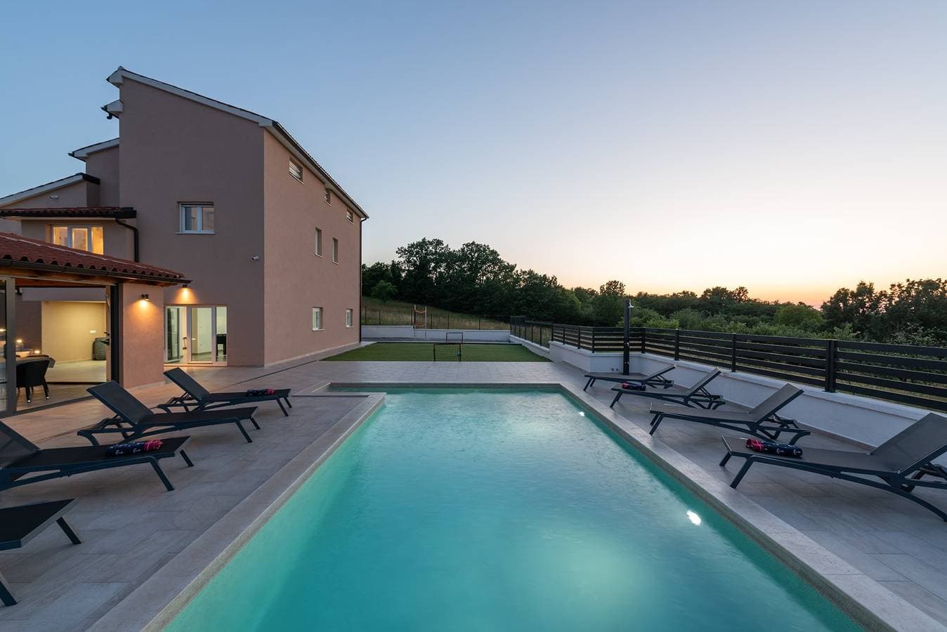 Foto 8 von 54: Moderne Villa in Karojba mit privatem Pool.