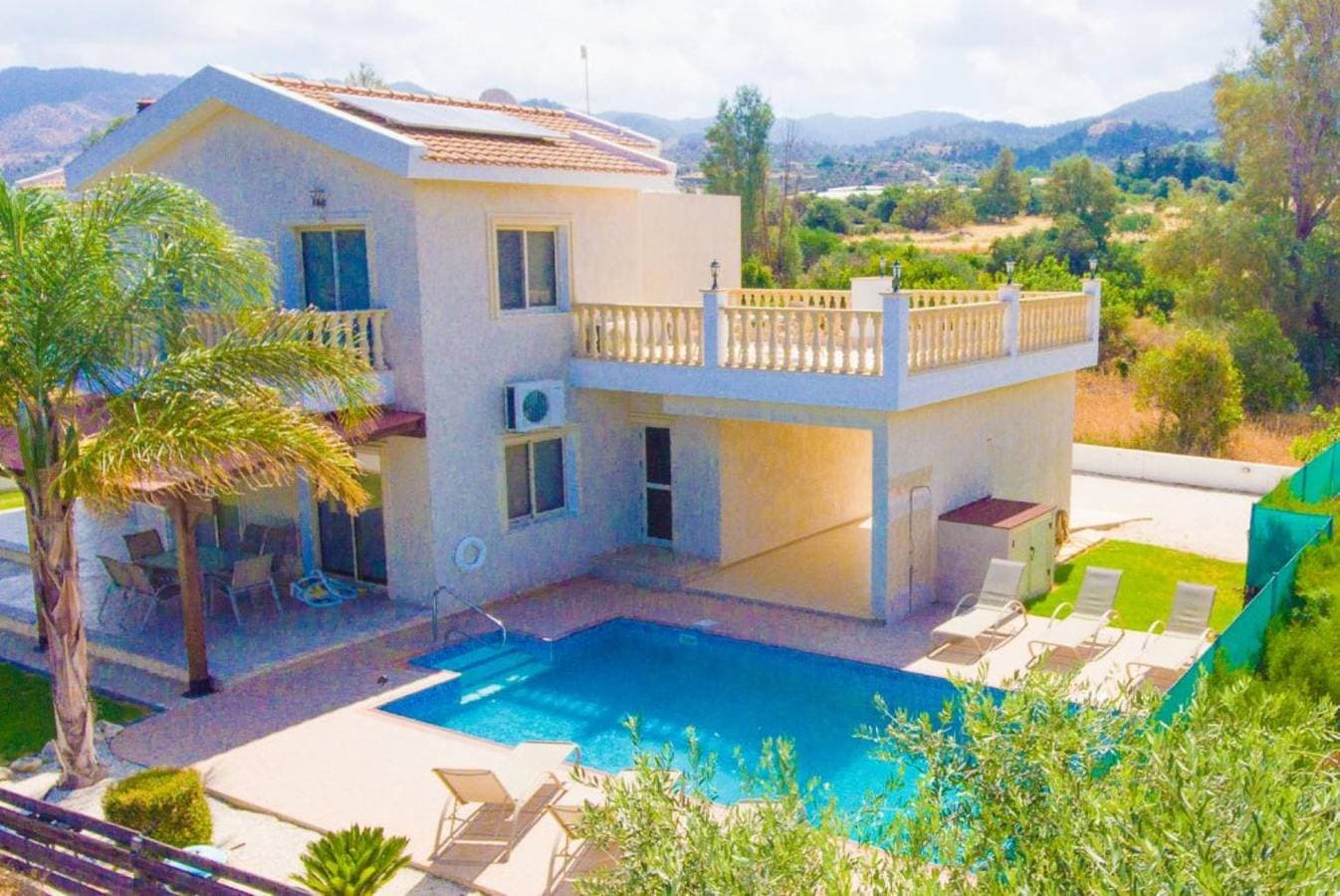 Foto 7 von 33: Villa für 9 Personen mit Terrasse