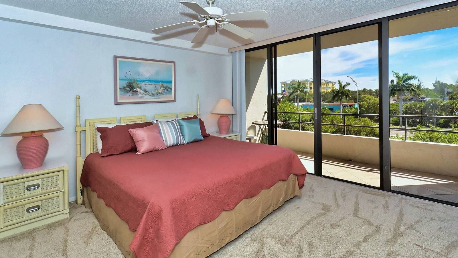 Foto 3 von 38: Rent this Luxury 5 Star Apartment on The Anchorage, Siesta Key Apartment 1008