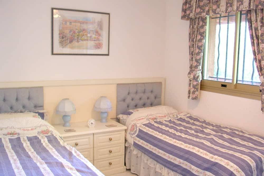 Foto 3 von 12: Große helle Wohnung mit Meerblick, 50 m vom Strandpool und Garage