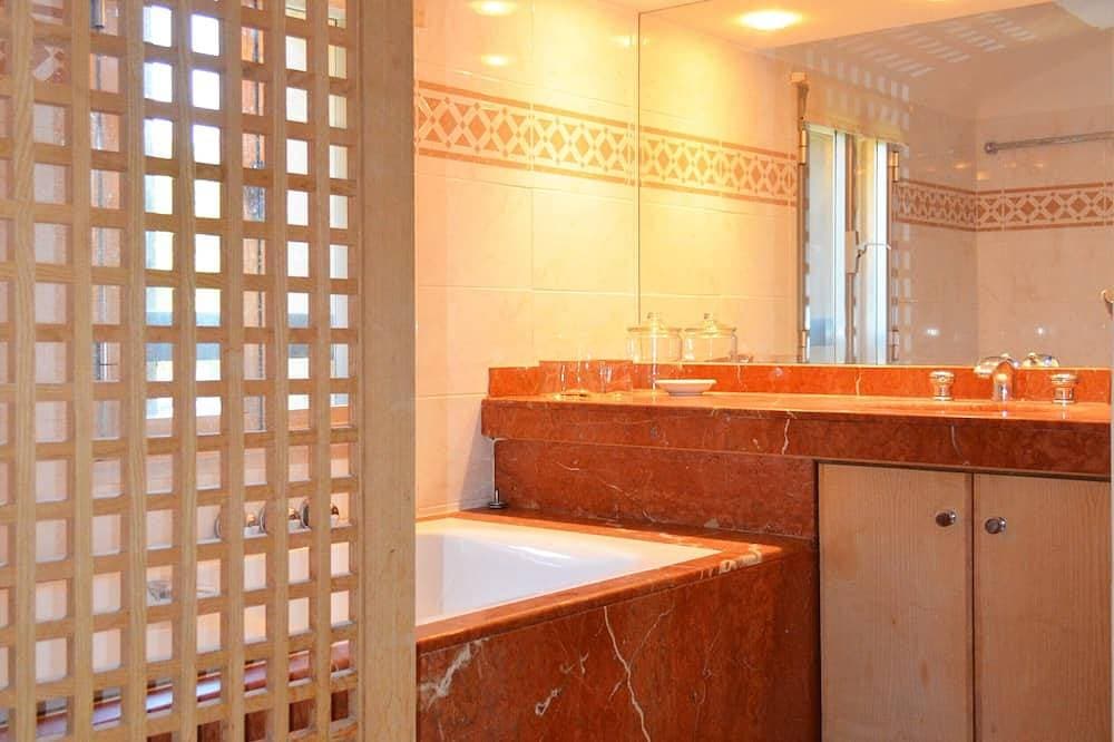 Foto 4 von 20: Ferienwohnung mit Pool, 300 m Strände Tahiti, Moorea, Ramatuelle, Saint-Tropez.