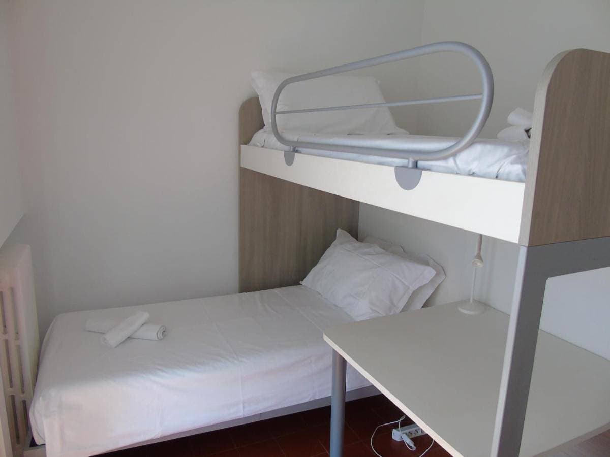 Foto 4 von 31: Two-Bedroom Apartment