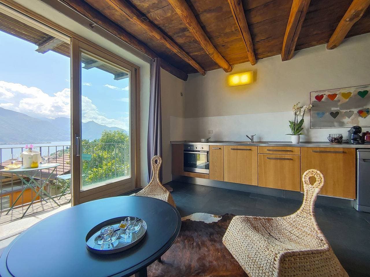 Foto 6 von 54: Sunrise Lodge Naturstein-Ferienwohnung am Comer See