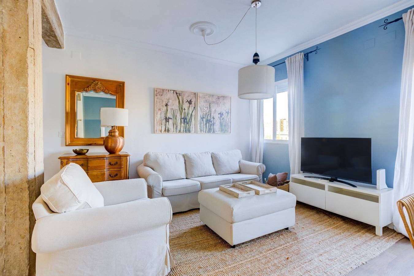 Foto 4 von 20: Apartamento Valencia-living mit Balkon, Klimaanlage und WLAN