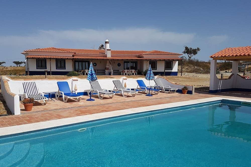Foto 13 von 16: Spacious luxury country house. Shared pool. Fully wheelchair accessible