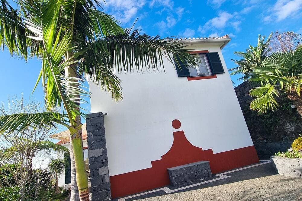 Foto 9 von 30: Ladeira Haus mit eigenem Pool | Luxuriöses | Kostenloses WIFI | in Calheta