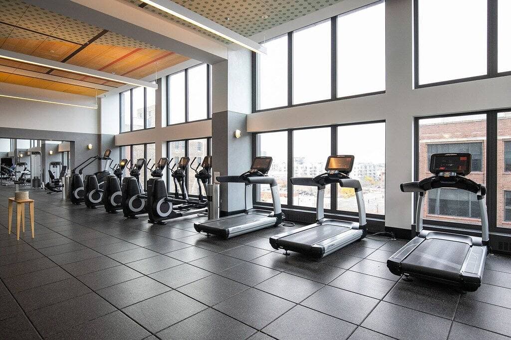 Foto 6 von 32: Hip West Loop Studio w/ Gym & Coworking, nr Uic, by Blueground