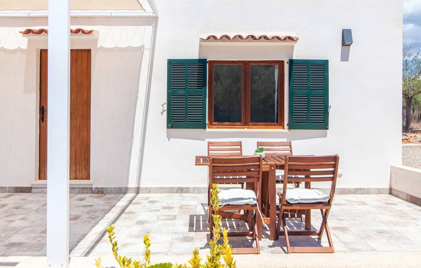 Foto 10 von 41: Moderne Ferienwohnung mit AC, Pool und Internet