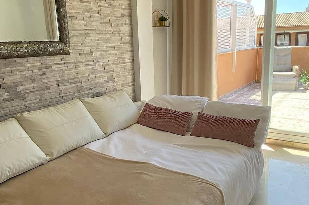 Foto 3 von 22: Beautiful modern apartment 1 min from beach