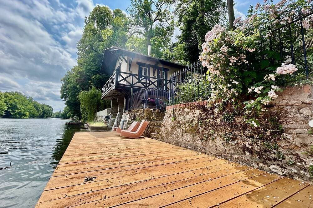 Chalet am Ufer des Loiret 1