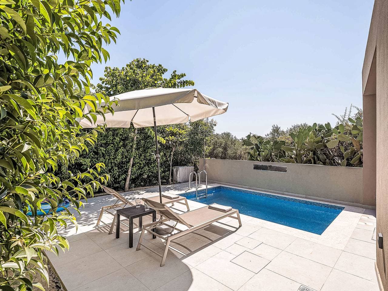 Foto 7 von 32: Villa Anthos - Luxuriöse 1-Bdr Villa, ''Beheizter'' Pool