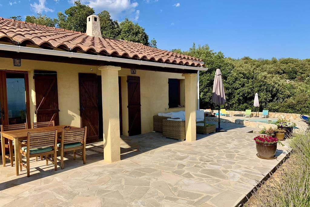 Foto 7 von 47: Ferienhaus mit Pool und herrlichem Blick in Mons