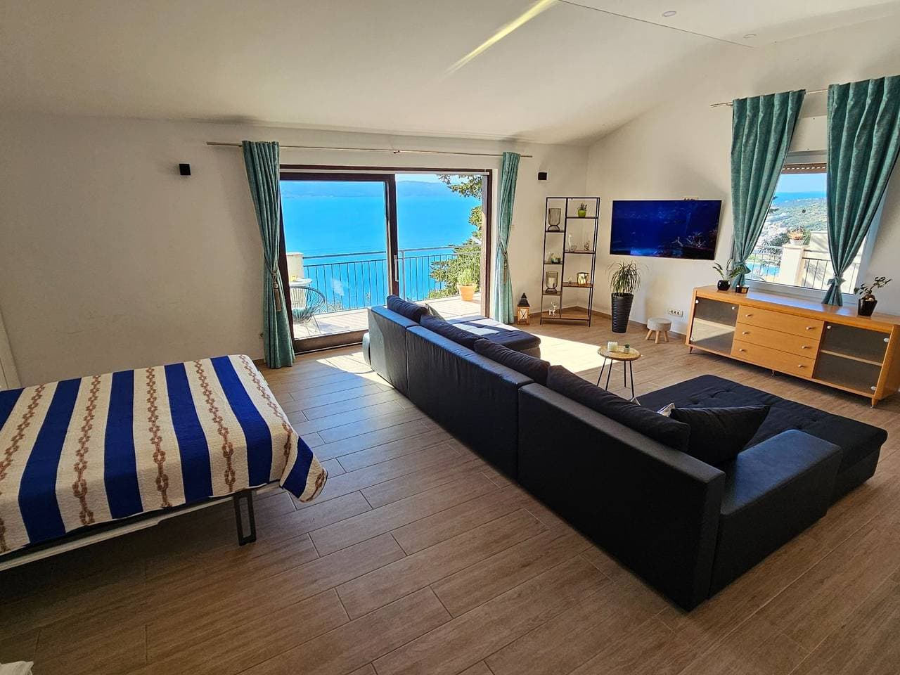 Foto 13 von 40: Ferienhaus für 8 Personen mit Balkon