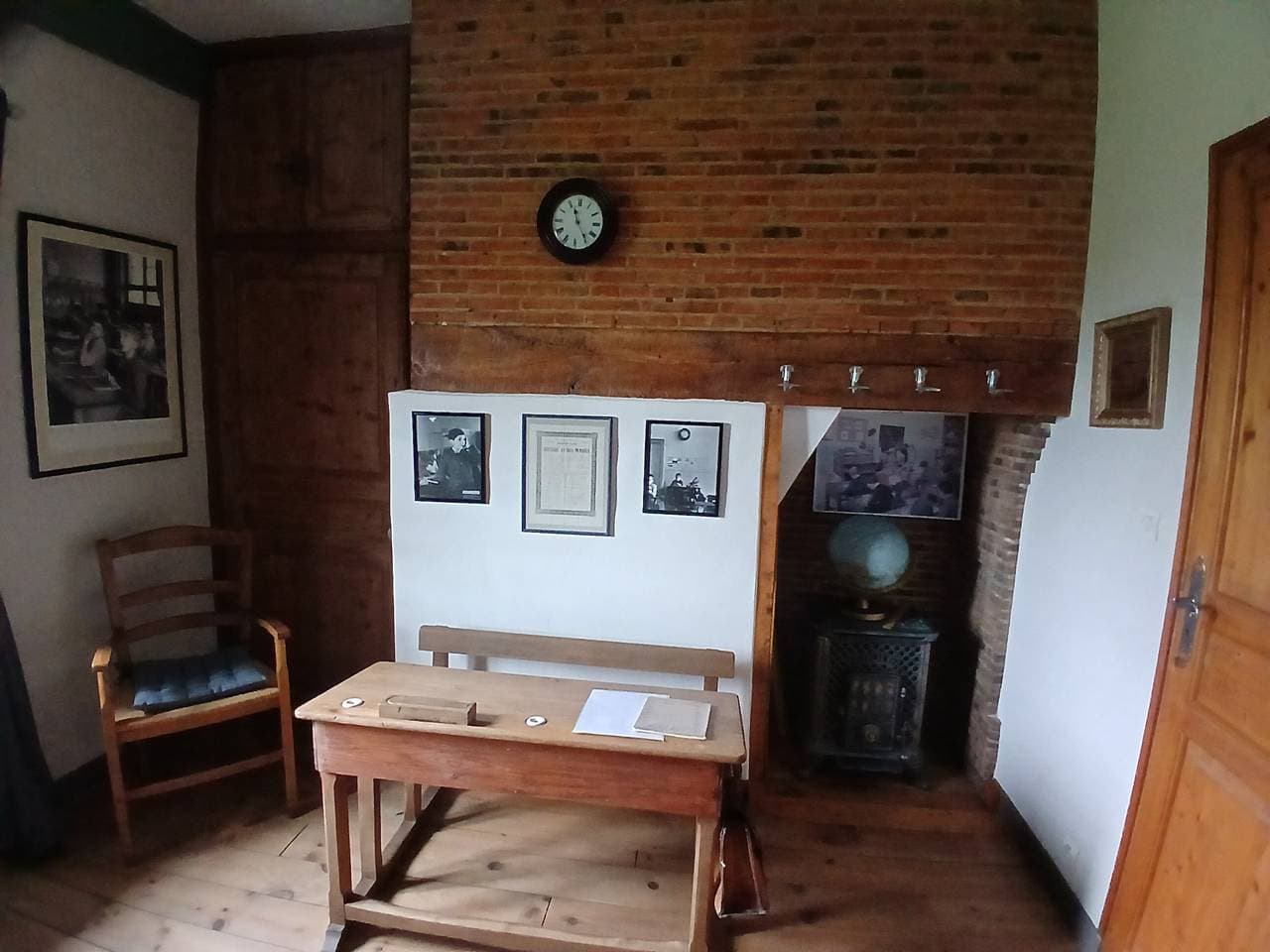 Foto 8 von 38: Aux Prés Rousselins im Pays d'Auge – Gästezimmer L’école