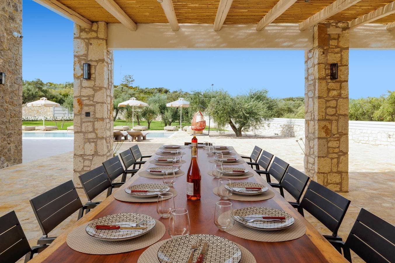 Foto 10 von 50: Villa für 14 Personen mit Garten