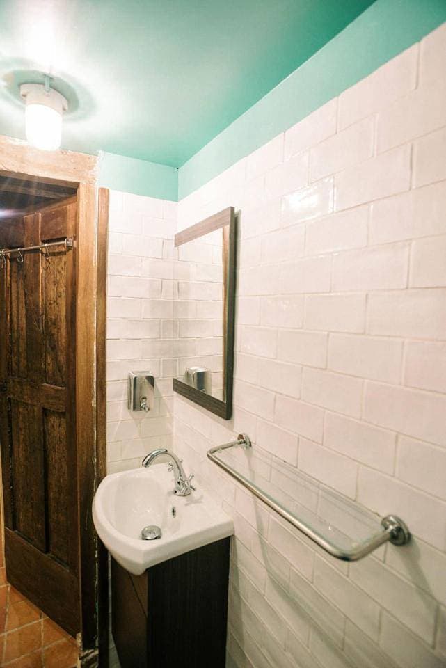 Foto 9 von 43: One-Bedroom Apartment